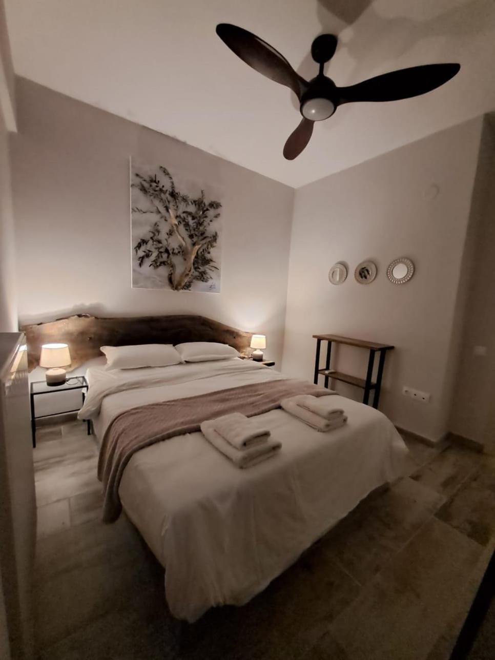 Ellis Apartments Thessaloniki Buitenkant foto